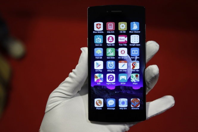 Ngán ngẩm với Bphone 'khẽ rơi đã nát vụn như tấm' ảnh 1