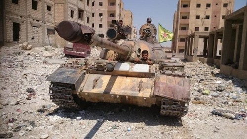 IS rút lui bất ngờ, hơn 100 ngôi làng ở Syria giải phóng ảnh 1