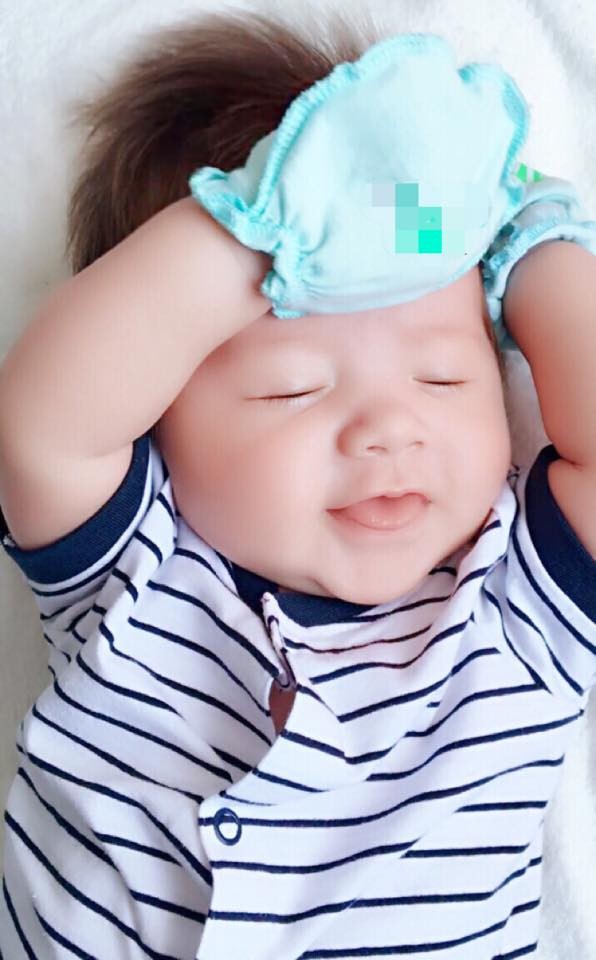 Cận mặt con trai đáng yêu của Elly Trần ảnh 2