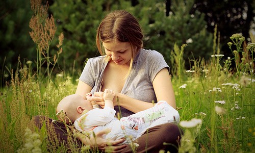 Khoa học lý giải vì sao đàn ông lại 'thèm muốn' bầu ngực của phụ nữ ảnh 2