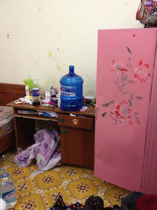 Loạt ảnh nhà bẩn của nữ sinh gây xôn xao ảnh 2