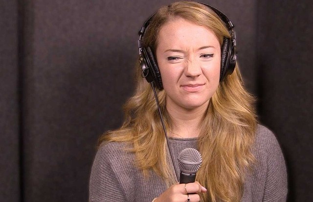 Tại sao giọng của mình khi hát karaoke không hay như bình thường? ảnh 1