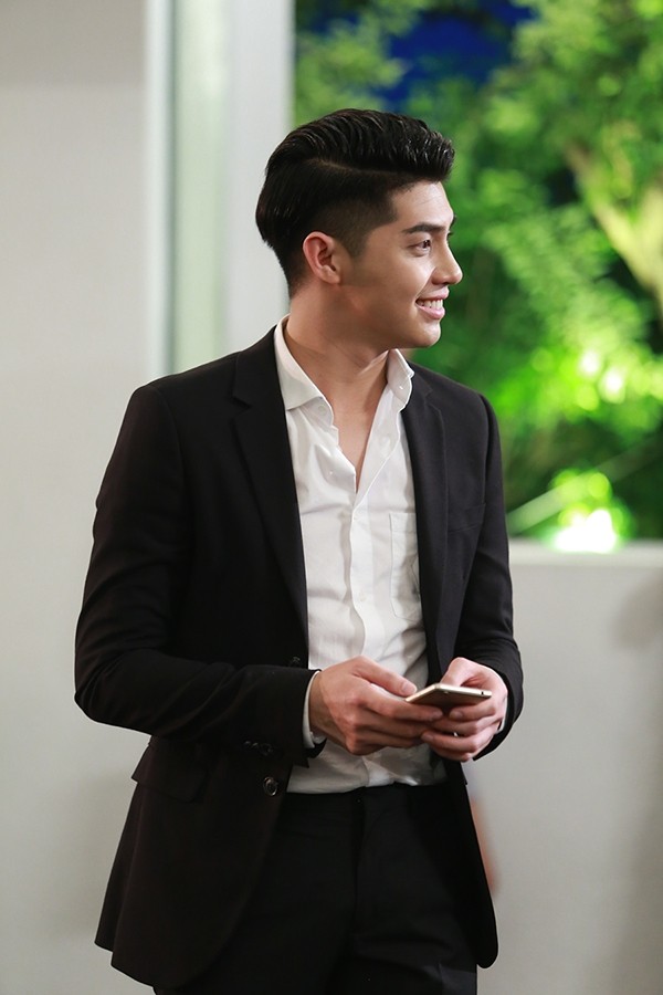 “Soái ca” Noo Phước Thịnh ân cần chăm sóc Tóc Tiên bị ốm ảnh 10