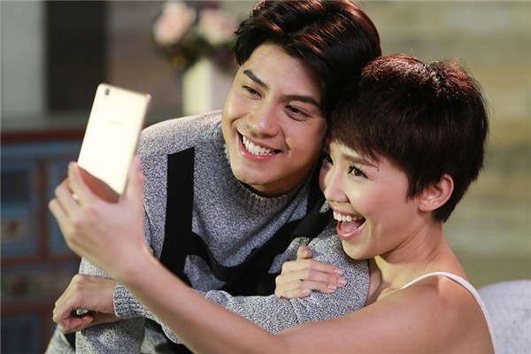 “Soái ca” Noo Phước Thịnh ân cần chăm sóc Tóc Tiên bị ốm ảnh 3