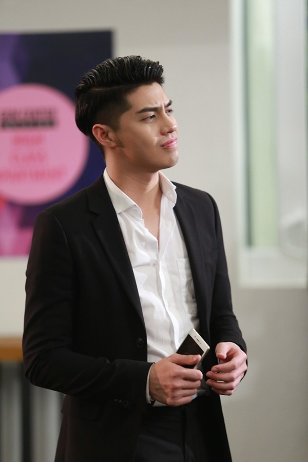 “Soái ca” Noo Phước Thịnh ân cần chăm sóc Tóc Tiên bị ốm ảnh 9