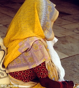 Cô gái cắt đứt dương vật của anh rể vì bị cưỡng hiếp nhiều lần ảnh 1