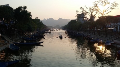 Giá vé gửi xe chùa Hương bị 'đội' lên gấp nhiều lần trước giờ 'G' ảnh 2