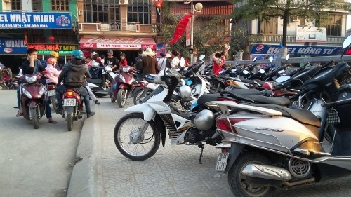 Giá vé gửi xe chùa Hương bị 'đội' lên gấp nhiều lần trước giờ 'G' ảnh 3