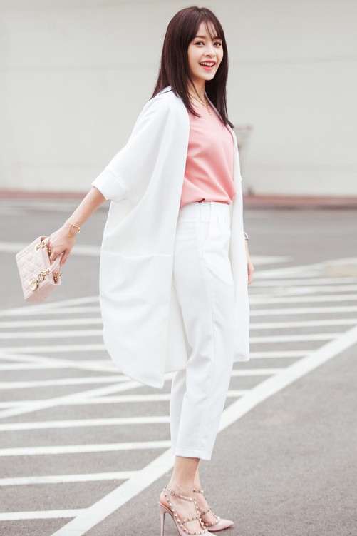 Huyền My 'tay chơi' mới ở cuộc đua hàng hiệu showbiz Việt ảnh 8