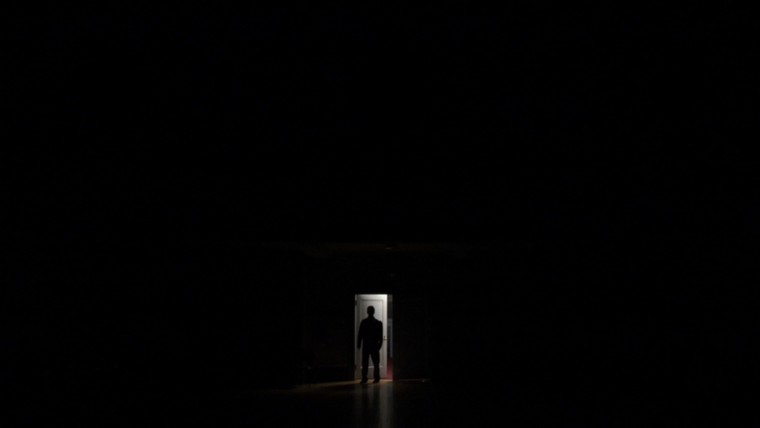 Vì sao bóng tối khiến cho con người sợ hãi? ảnh 2