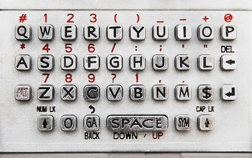 Vì sao phím F và phím J trên bàn phím có đường lằn nhỏ? ảnh 2