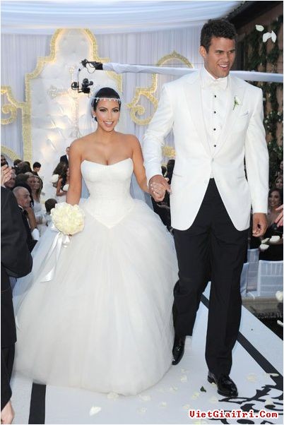 Những tai tiếng đáng xấu hổ về gia đình Kim siêu vòng ba ảnh 8