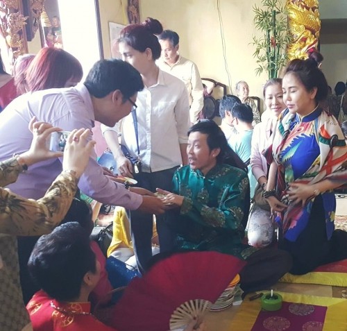 Hoài Linh hầu đồng sau khi bị hãm hại vụ đền thờ Tổ bị dỡ bỏ ảnh 3