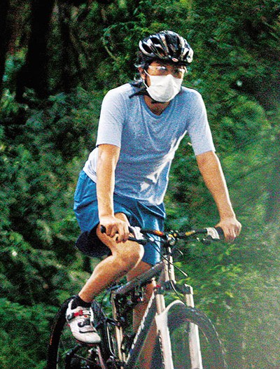 Châu Tinh Trì - 'quái nhân' thích rong ruổi trên phố với xe đạp ảnh 7