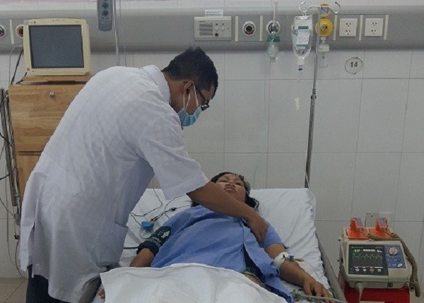 Mẹ con thai phụ bị suy tim được cứu sống trong thời khắc sinh tử ảnh 1