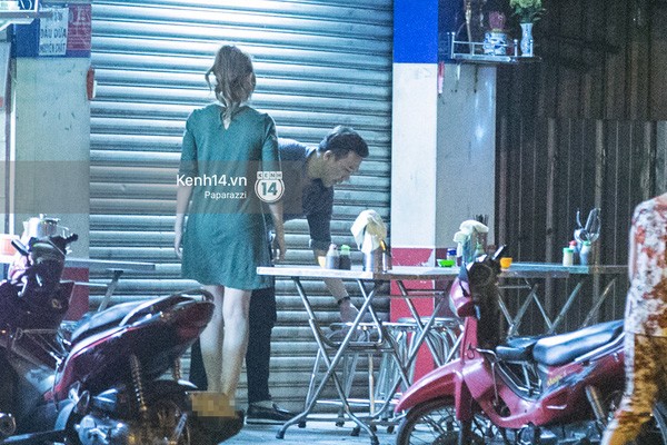 Trấn Thành và Hari Won hôn nhau say đắm giữa đêm ảnh 7