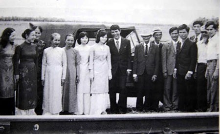 Hình ảnh cao gầy, phong độ của ông Bá Thanh thời trẻ ảnh 1