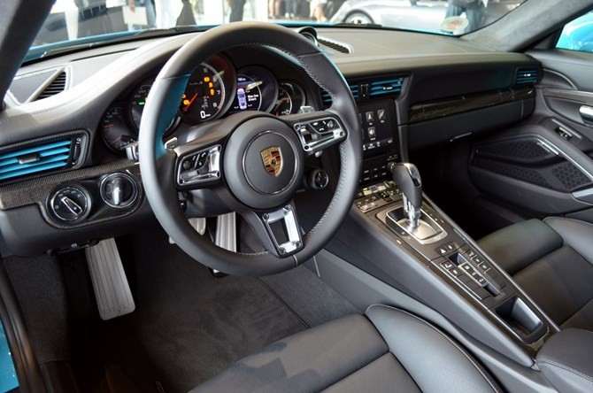 Mãn nhãn với loạt siêu xe Porsche 911 giá từ 6,7 tỷ đồng ảnh 3