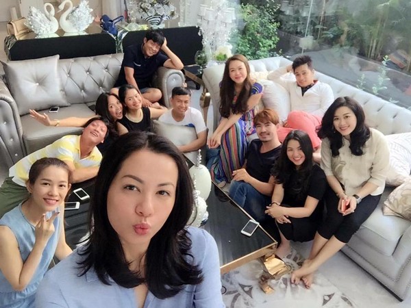 Ngọc Thúy làm party vui vẻ, dù 'tình địch' Phan Như Thảo nổi đóa ảnh 3