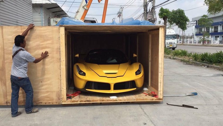Ngỡ ngàng trước siêu phẩm Ferrari LaFerrari đầu tiên tại Thái Lan ảnh 1