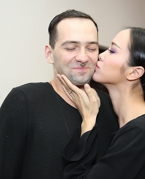 Jennifer Phạm tạo dáng 'khó đỡ' bên bạn nhảy ở Bước nhảy hoàn vũ ảnh 6