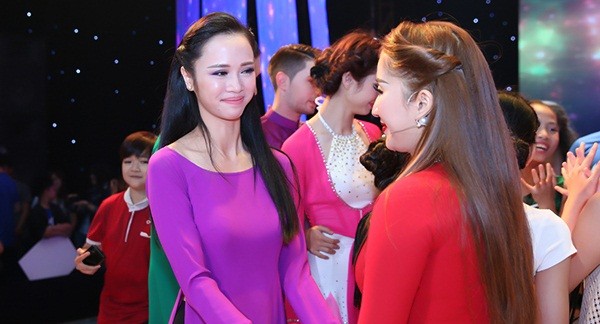 Jennifer Phạm tạo dáng 'khó đỡ' bên bạn nhảy ở Bước nhảy hoàn vũ ảnh 5