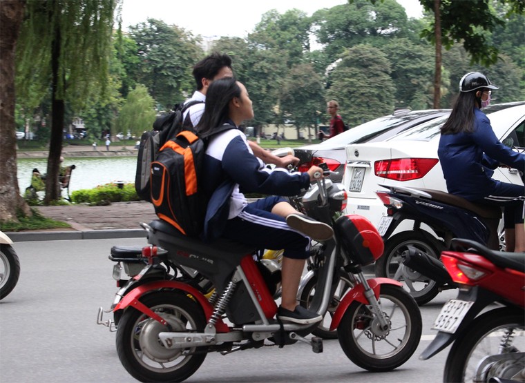 Giảm nhẹ hình thức kỷ luật học sinh vi phạm giao thông ảnh 1