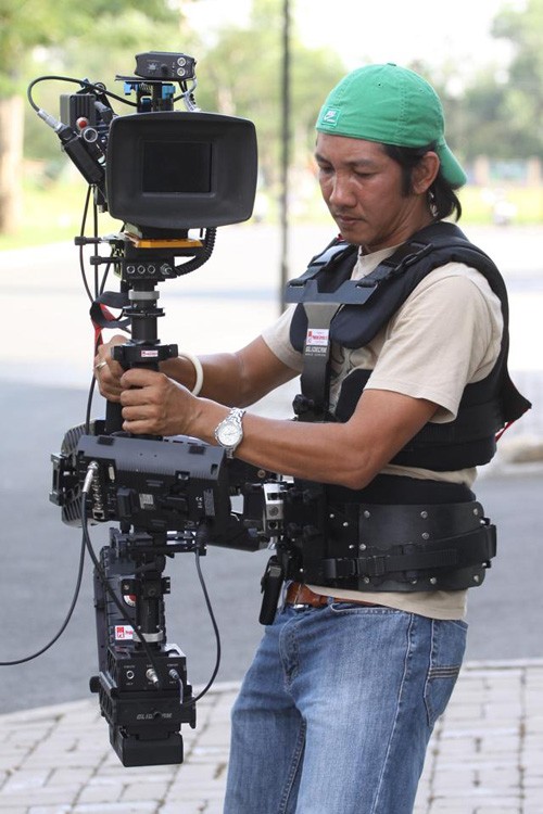 Nghệ sĩ Việt sốc trước tin Quốc Hương qua đời vì tai nạn máy bay ảnh 2