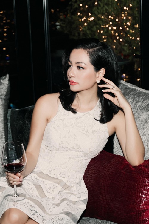 Ngọc Thúy 'quậy tưng' chia tay đời độc thân sau scandal tình tiền ảnh 4