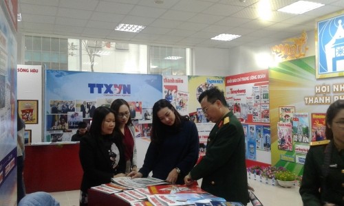 65 giải thưởng được trao trong lễ bế mạc Hội Báo toàn quốc ảnh 5