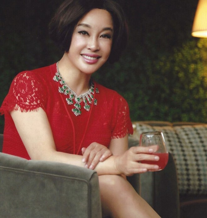 Diễn viên Lưu Hiểu Khánh khoe ảnh thân mật bên Tổng thống Obama ảnh 3