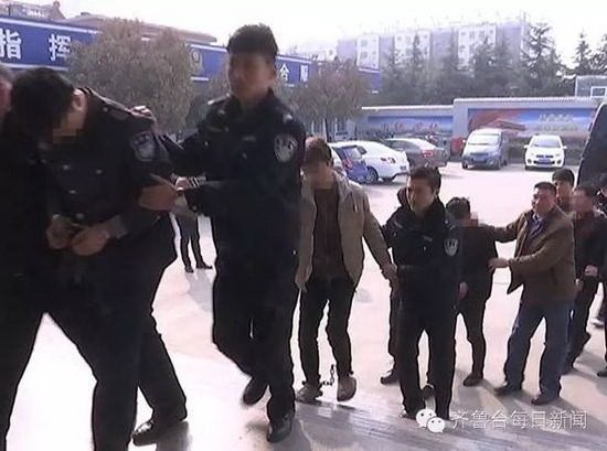 4 thiếu niên chơi oẳn tù tì chia lượt cưỡng hiếp cô gái 15 tuổi ảnh 1