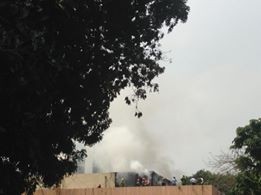 Cháy lớn ở Cung Thiếu nhi Hà Nội, huy động 4 xe cứu hỏa ảnh 2