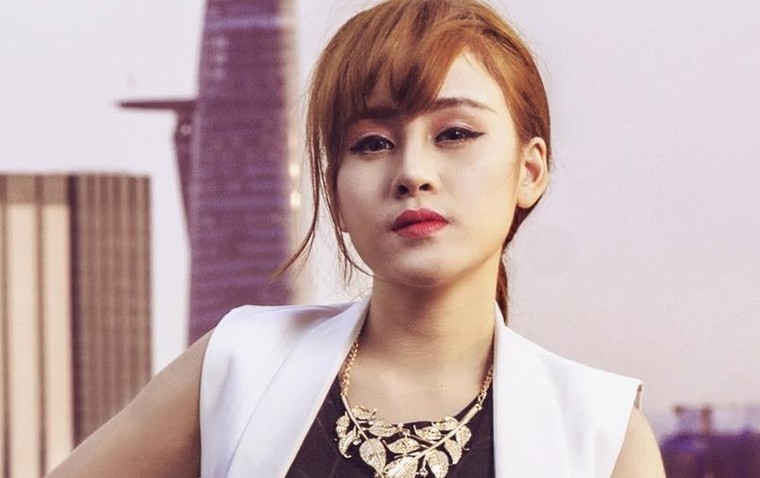 Bà Tưng tiết lộ 'nỗi đau câm nín' vì phẫu thuật thẩm mỹ ảnh 1