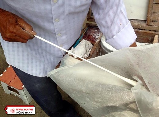 Ông già kẹo chỉ, người giữ giùm trẻ con những dư vị ngọt ngào ảnh 2