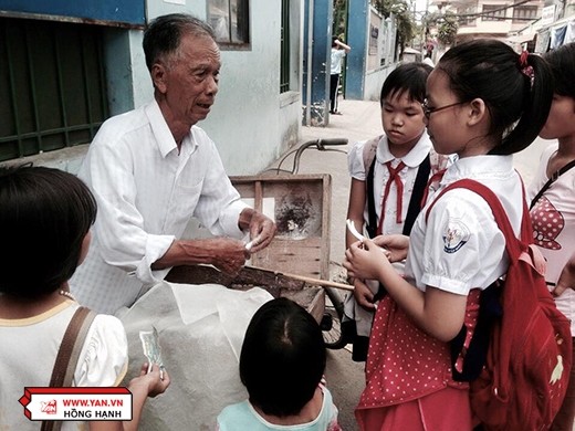 Ông già kẹo chỉ, người giữ giùm trẻ con những dư vị ngọt ngào ảnh 8