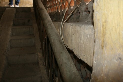 Cận cảnh nhà nứt dọa sập uy hiếp người dân ở khu đắt đỏ Hà Nội ảnh 3