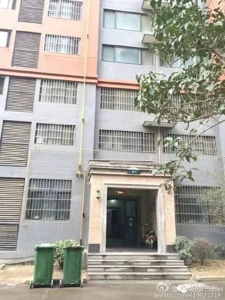 Kinh hãi phát hiện xác phụ nữ mắc kẹt trong thang máy ảnh 2