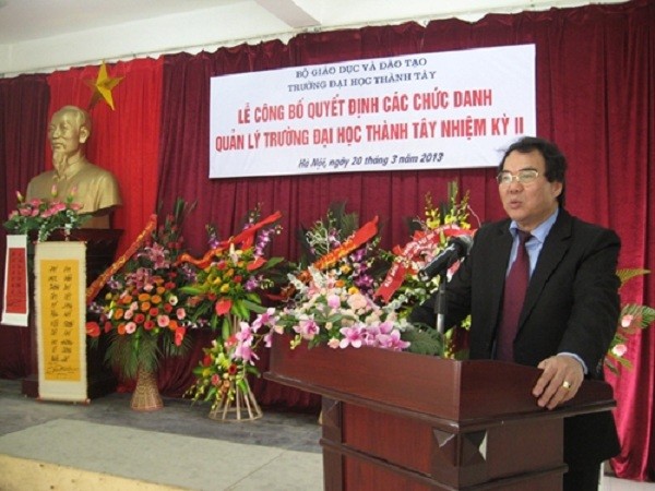 Một ‘tấm gương mù’ thì không thể làm lãnh đạo của một trường ĐH ảnh 1