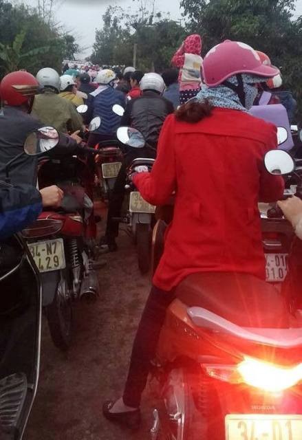 Hải Dương: Cầu bị đâm hỏng, dân hỗn loạn tìm đường qua sông ảnh 3