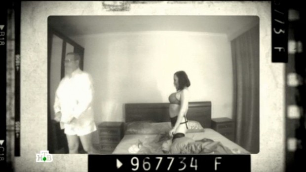 Lộ clip sex đối thủ chính trị của ông Putin và nữ trợ lý ảnh 1