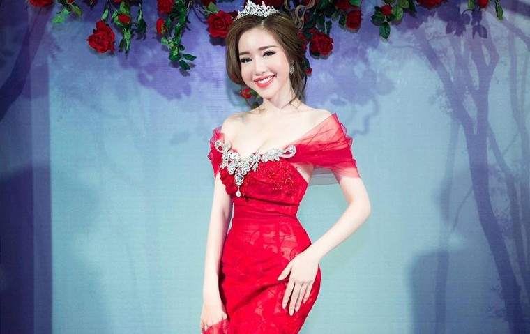 Elly Trần 'áp đảo' Á hậu Huyền My bằng body vạn người mê ảnh 12