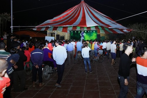 Hiệp Gà cưới vợ 3, cả ngàn người 'đổ bộ' đến xem văn nghệ ảnh 13