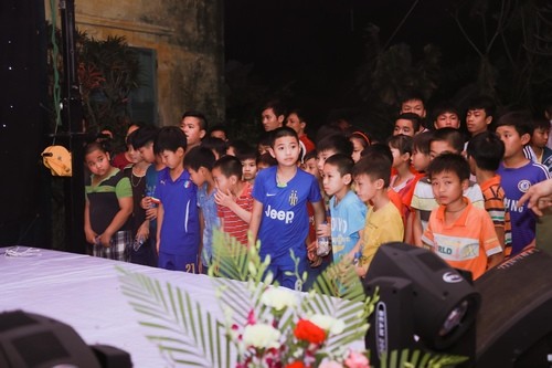 Hiệp Gà cưới vợ 3, cả ngàn người 'đổ bộ' đến xem văn nghệ ảnh 12