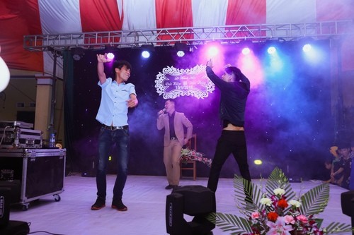 Hiệp Gà cưới vợ 3, cả ngàn người 'đổ bộ' đến xem văn nghệ ảnh 6