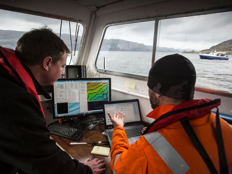 Phát hiện 'quái vật Loch Ness' dưới đáy hồ ở Scotland ảnh 1
