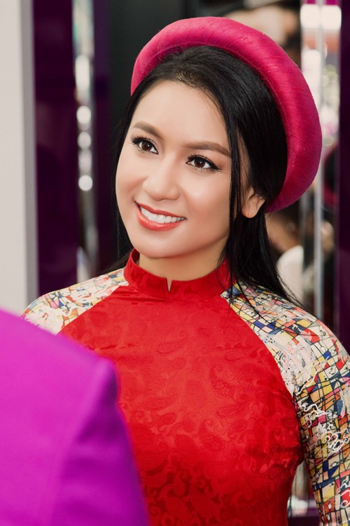 Biểu tượng sexy - Y Phụng bất ngờ tái xuất quyến rũ khó cưỡng ảnh 6