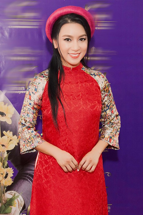 Biểu tượng sexy - Y Phụng bất ngờ tái xuất quyến rũ khó cưỡng ảnh 4