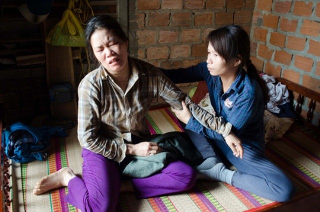 Nhiều uẩn khúc trong vụ thợ điện bị giật chết dù điện đã cắt ảnh 1