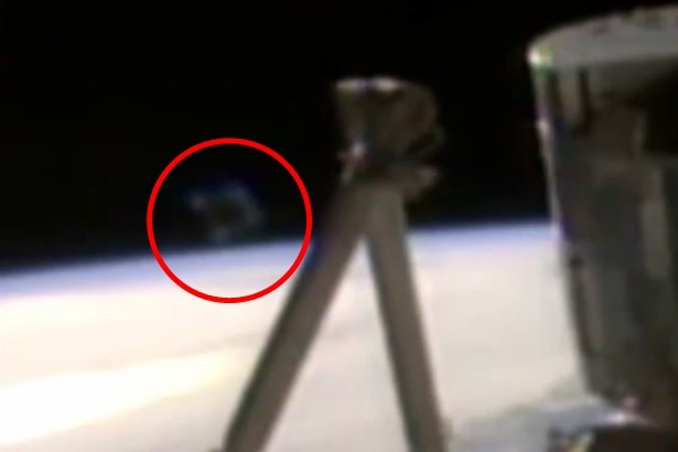 NASA bị ‘tố’ che giấu người ngoài hành tinh và UFO ảnh 3